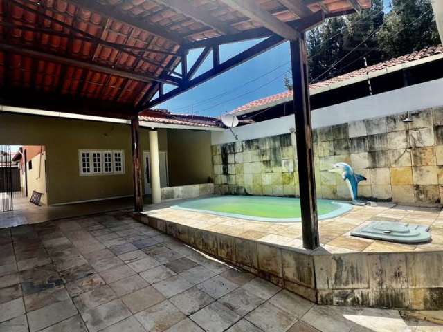 Casa com 3 quartos à venda na Cidade dos Funcionários, Fortaleza  por R$ 649.000