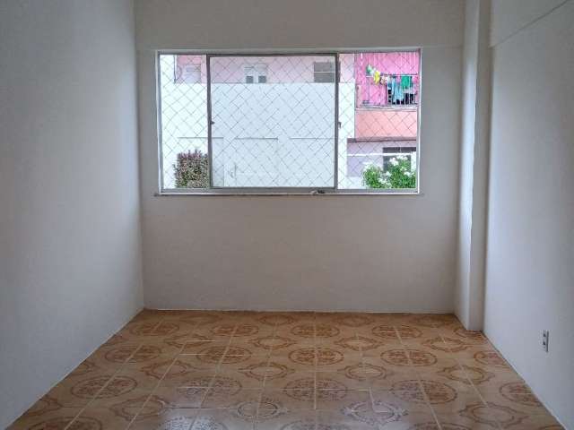 Apartamento 02 Quartos com dep,Matatu Brotas, 01 Garagem