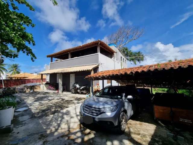 Casa Ampla com 730m², 400m da Praia do Farol de Itapuã - 4 Quartos