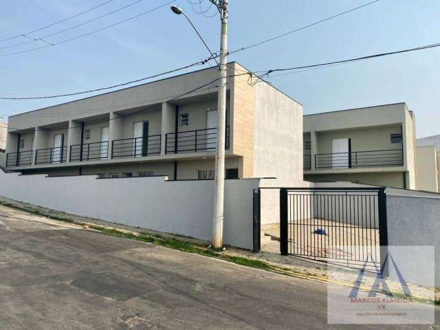 Sobrado em condominio com 2 dormitórios