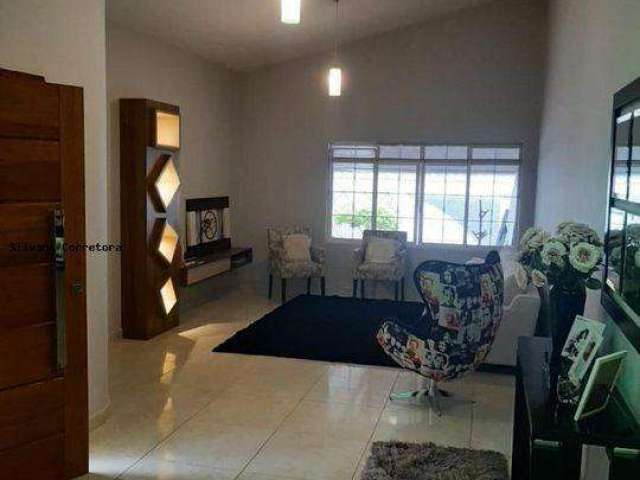 Casa térrea á venda com 175m² de const e um terreno de 10x40 com 3 dormitorios e uma súite, 3 salas / vila oliveira mogi