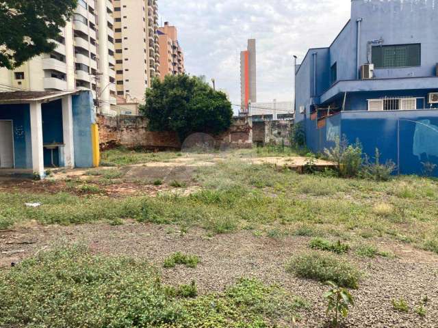 Terreno Comercial à venda no centro de Piracicaba.