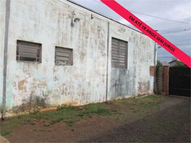 Casa com 6 quartos à venda em Água Branca - SP