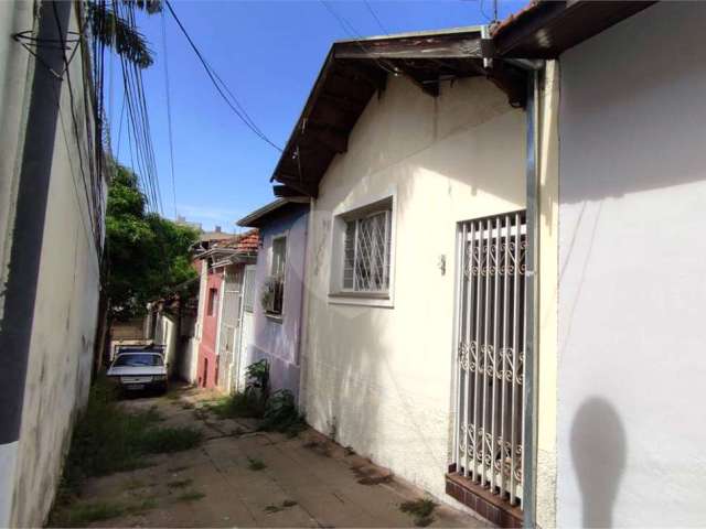 Casa de vila à venda no Centro de Piracicaba - SP.