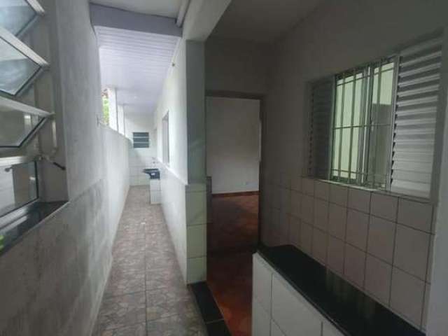 Casa para Locação em Suzano, Vila Colorado, 2 dormitórios, 2 suítes, 1 banheiro