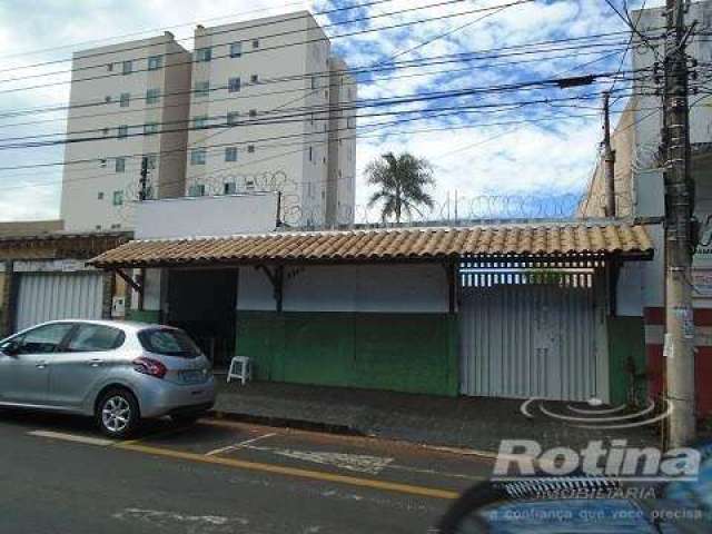 Casa Comercial à venda, 12 quartos, 12 suítes, 6 vagas, Brasil - Uberlândia/MG - R$ 1.500.000,00