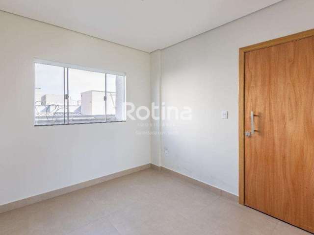 Apartamento à venda, 3 quartos, 1 suíte, 2 vagas, Novo Mundo - Uberlândia/MG - R$ 450.000,00