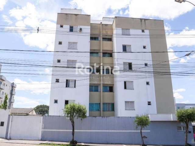 Lindo apartamento de 3 quartos e 1 suíte, com 80 m² perto do Praia Clube