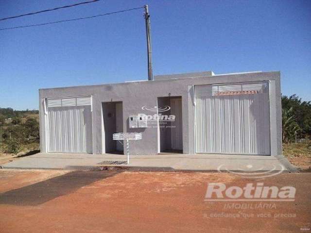 Casa à venda, 2 quartos, 1 suíte, 2 vagas, Shopping Park - Uberlândia/MG - R$ 250.000,00