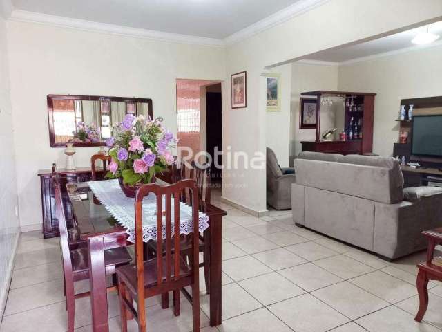 Casa à venda, 5 quartos, Cidade Jardim - Uberlândia/MG - Rotina Imobiliária