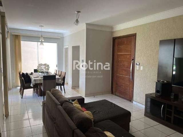 Casa à venda, 3 quartos, Chacaras Tubalina e Quartel - Uberlândia/MG - Rotina Imobiliária