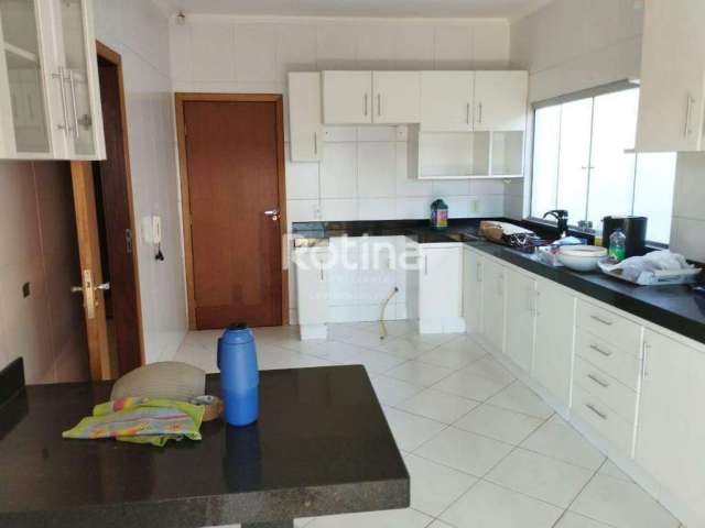 Casa à venda, 3 quartos, Tubalina - Uberlândia/MG - Rotina Imobiliária