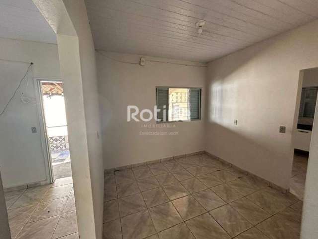 Casa à venda, 2 quartos, Saraiva - Uberlândia/MG - Rotina Imobiliária