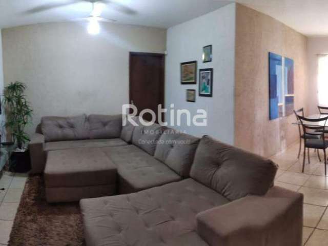 Casa à venda, 4 quartos, Umuarama - Uberlândia/MG - Rotina Imobiliária