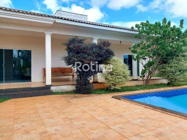 Casa à venda, 3 quartos, Santa Mônica - Uberlândia/MG - Rotina Imobiliária