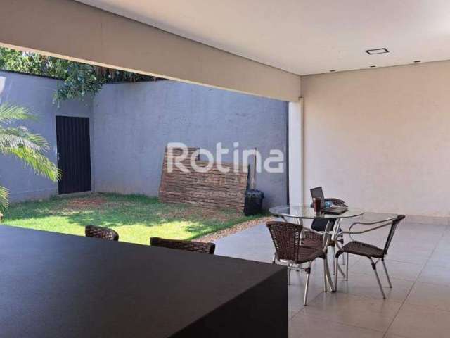 Casa à venda, 3 quartos, Morada Nova - Uberlândia/MG - Rotina Imobiliária