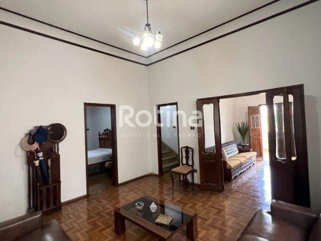 Casa Comercial à venda, 4 quartos, Centro - Uberlândia/MG - Rotina Imobiliária