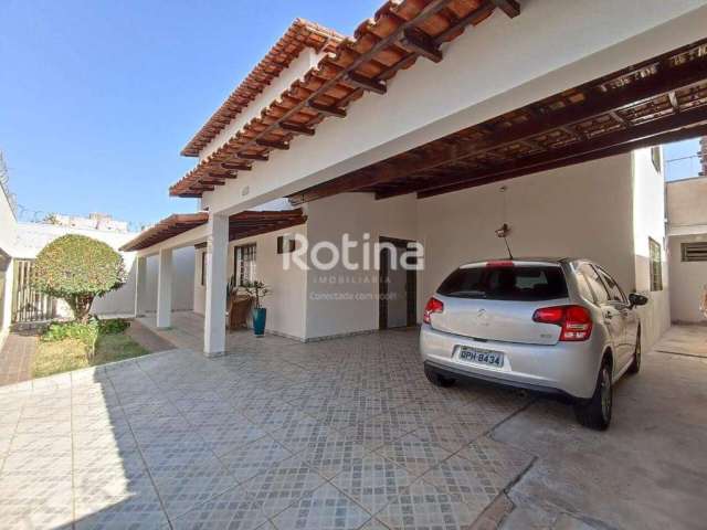 Casa à venda, 4 quartos, Santa Mônica - Uberlândia/MG - Rotina Imobiliária