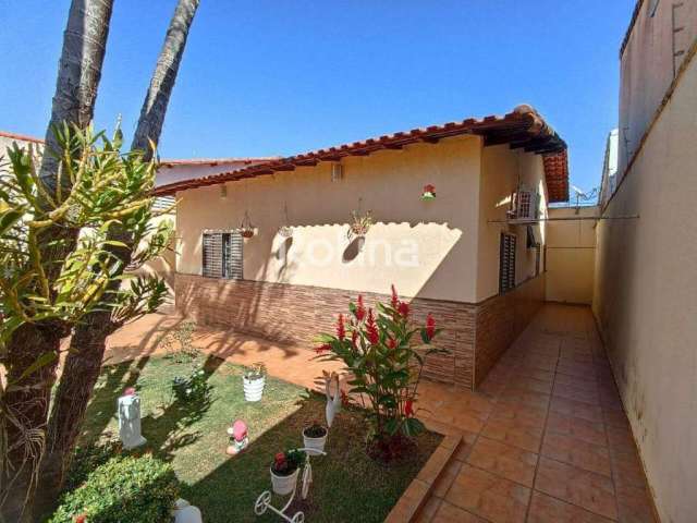 Casa à venda, 3 quartos, Granada - Uberlândia/MG - Rotina Imobiliária