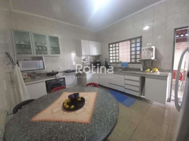 Casa à venda, 4 quartos, Jardim Karaíba - Uberlândia/MG - Rotina Imobiliária