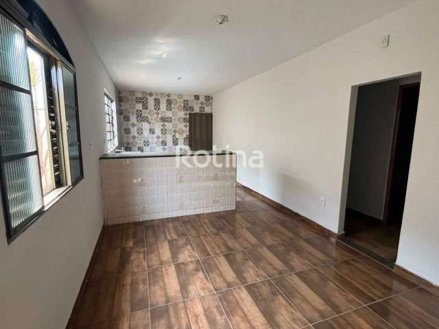 Casa à venda, 3 quartos, Segismundo Pereira - Uberlândia/MG - Rotina Imobiliária