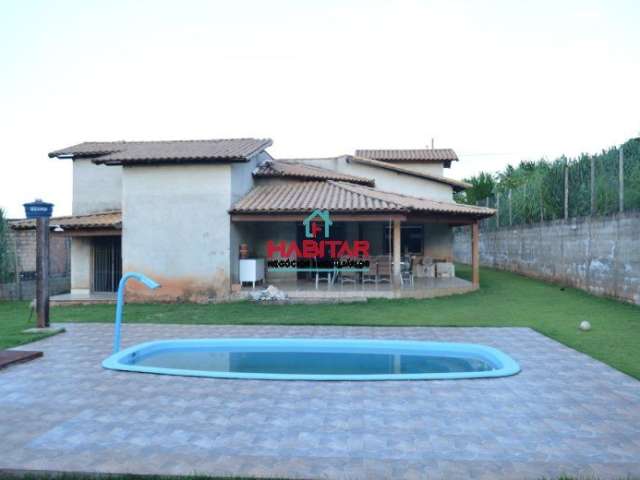 Linda  Casa no Condomínio Fazenda Mirante em  Igarapé