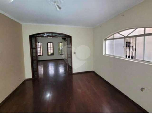 Casa com 3 quartos à venda em Jardim Santa Mena - SP