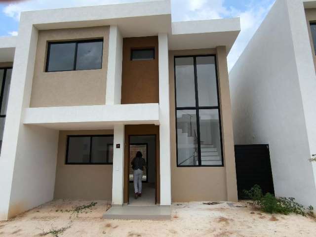 Casa duplex em condomínio bem estruturado dentro de Buraquinho