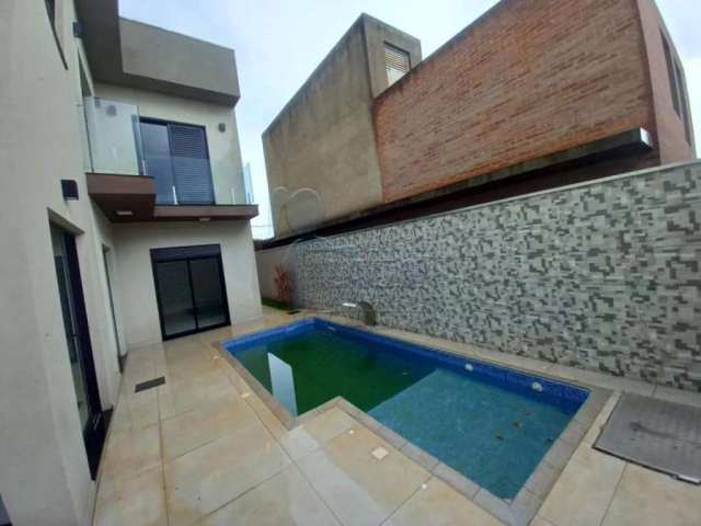 Casa de 199m² com 04 suítes à venda em condomínio - Vila do Golfe