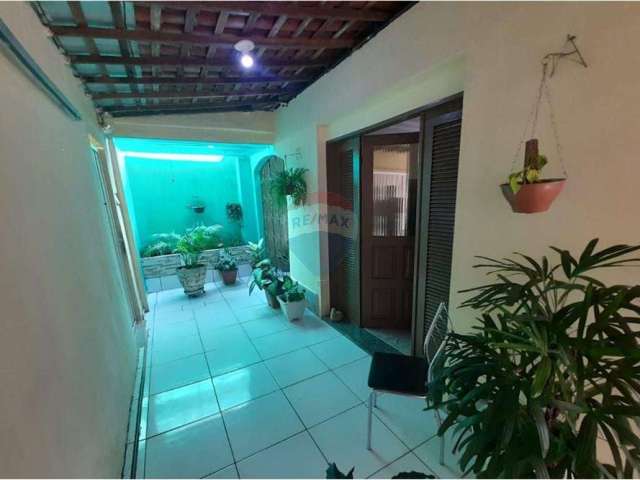 Vende-se imóvel com 3 casas em localização privilegiada na Zona Norte de Natal!