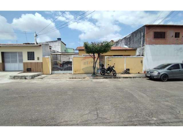 Vende-se Casa de 3 dormitorios, sendo 1 suíte 157 m² área útil