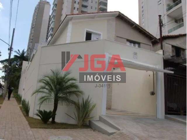 Casa com 3 Quartos e 4 banheiros à Venda, 120 m² por R$ 740.000