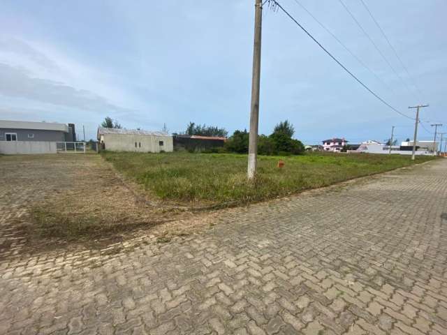 Terreno a venda em Arroio do Sal-RS, a poucos metros do mar.