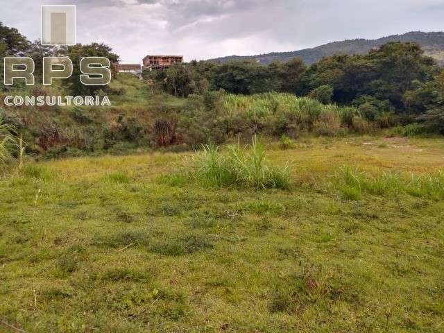 Terreno à venda no Condomínio Itaporã em Atibaia, 720m², área de lazer completa, dentro da cidade com acesso pela avenida Santana, comercio e serviços