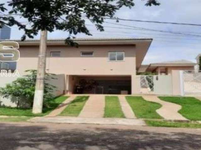 Casa à venda com 4 quartos sendo 2 suítes e 2 vagas no Parque das Garças II