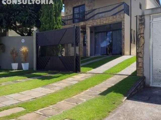 Casa a venda em Atibaia no Jardim Maristela com 3 quartos e 5 vagas de garagemx piscinax área gourmet, jardim, horta e edicula