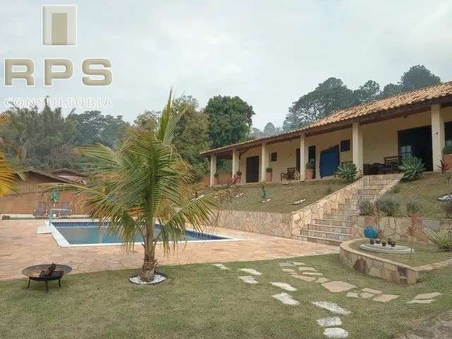 Casa terrea em Atibaia com 5 suítes piscina hidro campo de futebol no Chacara Fernão Dias
