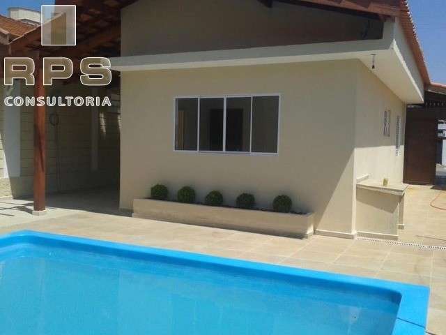 casa térrea para venda no bairro Atibaia Jardim em Atibaia, com 4 quartos, 3 banheiros, edícula, piscina, a poucos metros do comércio