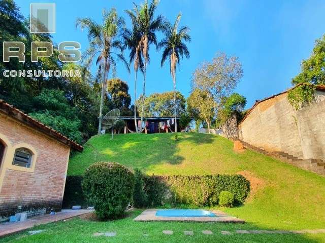 Chácara à Venda  Jardim Estancia Brasil , 04 dormitórios sendo 02 suítes Sala de estar e sala de jantar Cozinha  Copa  04 banheiros 05 vagas