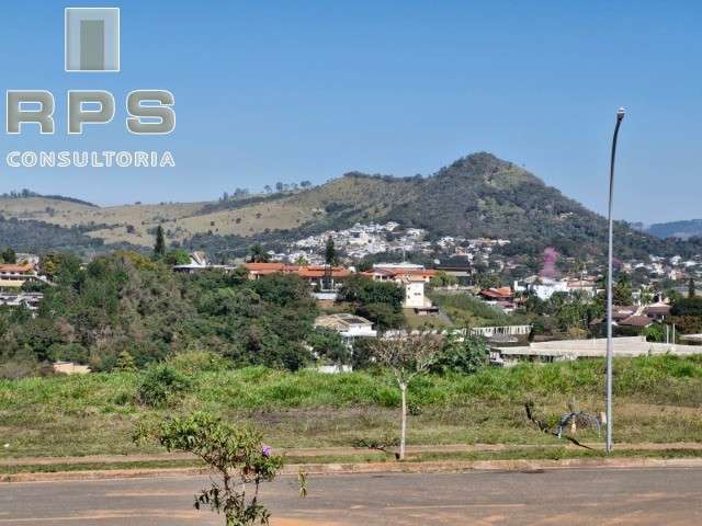 Terreno plano  de 711,48m² no Condomínio Itaporã em Atibaia, infra estrutura de lazer e toda comodidade dos serviços, à poucos metros da Av. Santana!