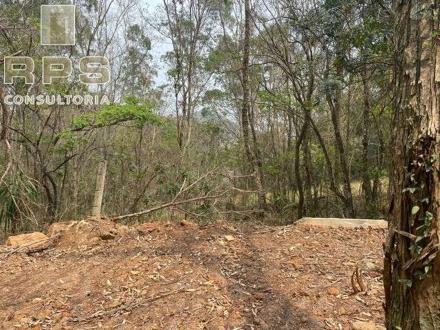 Terreno no Bosque dos Eucalíptos, com 652,25 m² , bairro em expansão  Próximo da Al. Professor Lucas Nogueira Garcez, corredor gastronômico da cidade.