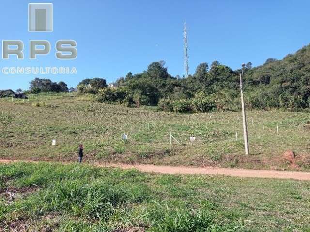 Terreno a venda no condomínio Palavra da Vida com 1425m2 e uma linda vista!