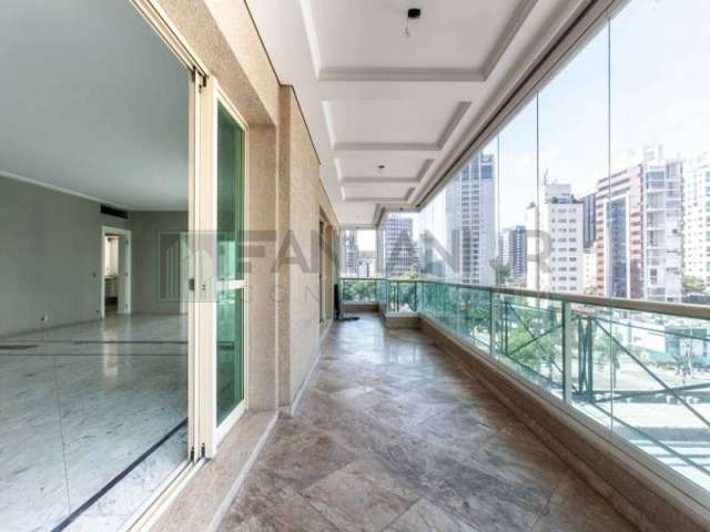 VENDO EXCELENTE APARTAMENTO NA RUA PROF. ARTHUR rAMOS.  Quadra de Tênis,junto ao clube Pinheiros,vista panorâmica,único!  Sofisticado empreendimento e