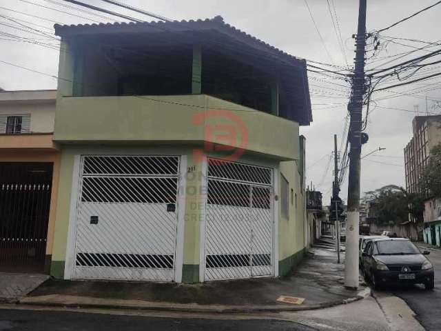 Sobrado com 2 Quartos á Venda, Jardim Três Marias