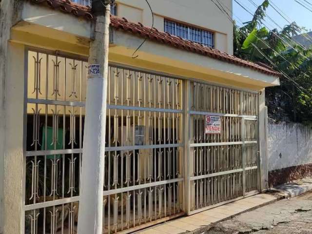 Sobrado com 5 Quartos á Venda Vila Ré