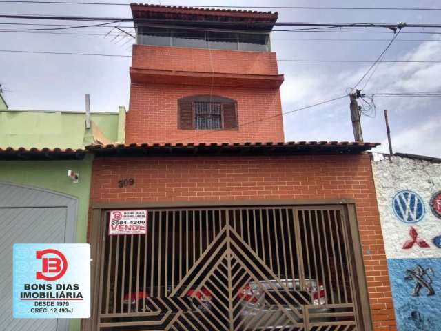 Sobrado com 3 quartos, sendo 01 suite 02 vagas de garagem na Vila Ré