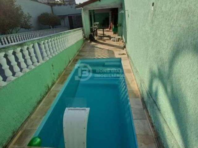 Sobrado com 4 Dormitórios, sendo todos suítes, 5 vagas, Piscina, 206 metros