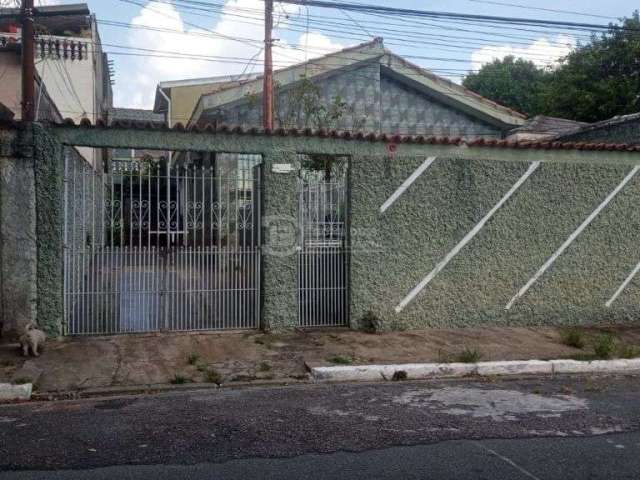 Charmosa Casa à Venda na Vila Sao Francisco, São Paulo : 3 dormitórios e Edícula