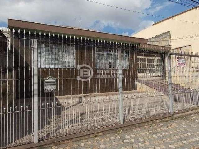 Casa à venda no Jardim Lisboa, São Paulo: 3 dormitórios, 8 garagens e edícula!