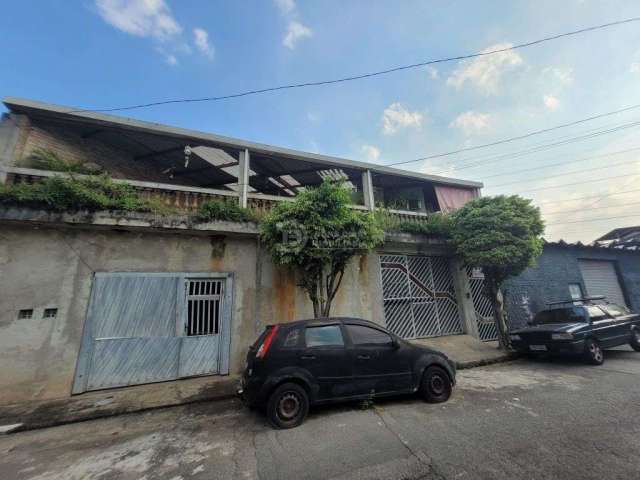 Casa à venda na Vila Granada, São Paulo: 04 dormitórios, 01 suíte, closet e 03 vagas de garagem!